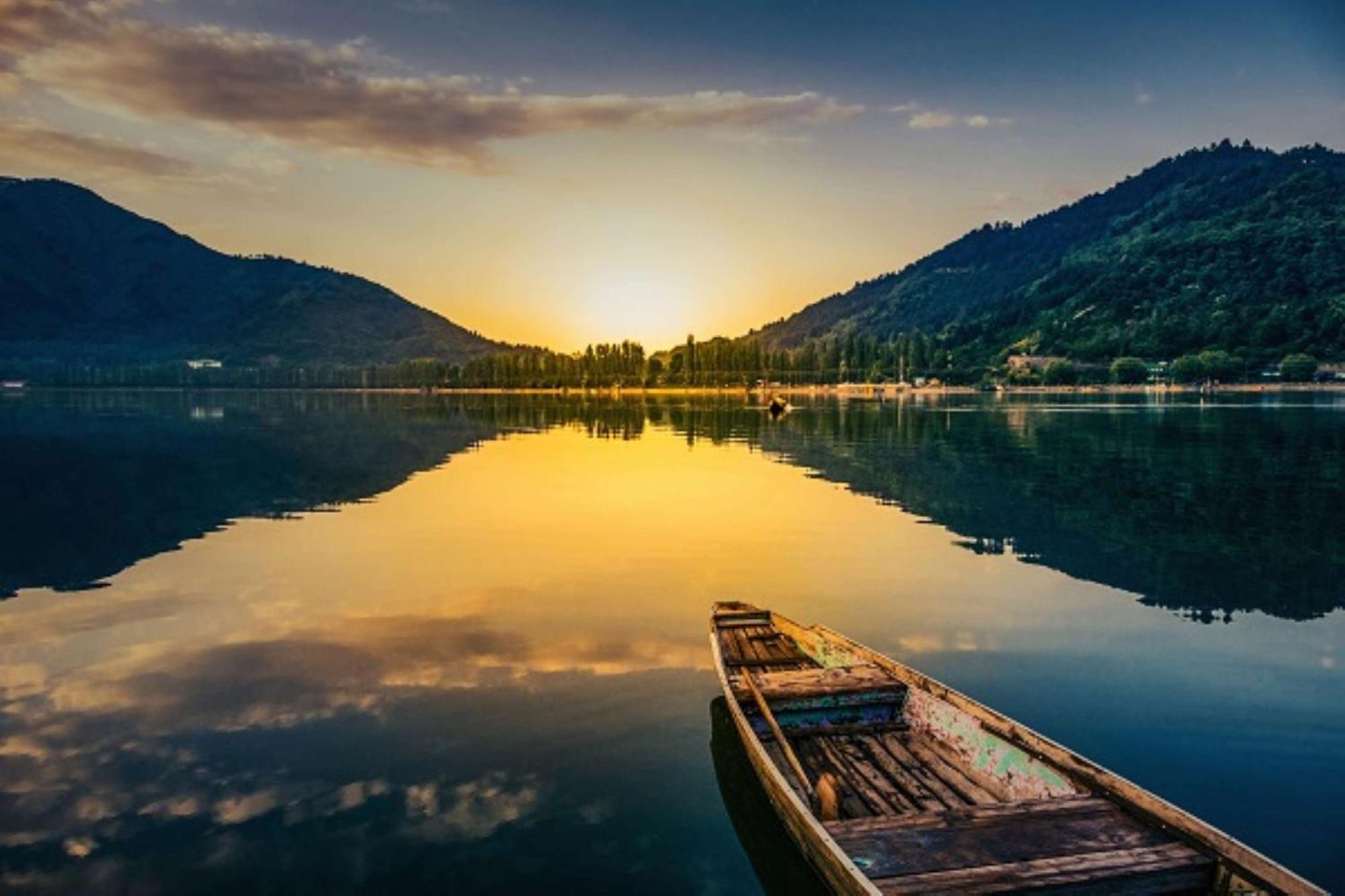 Country Inn Suites By Radisson Sonāmarg Dış mekan fotoğraf
