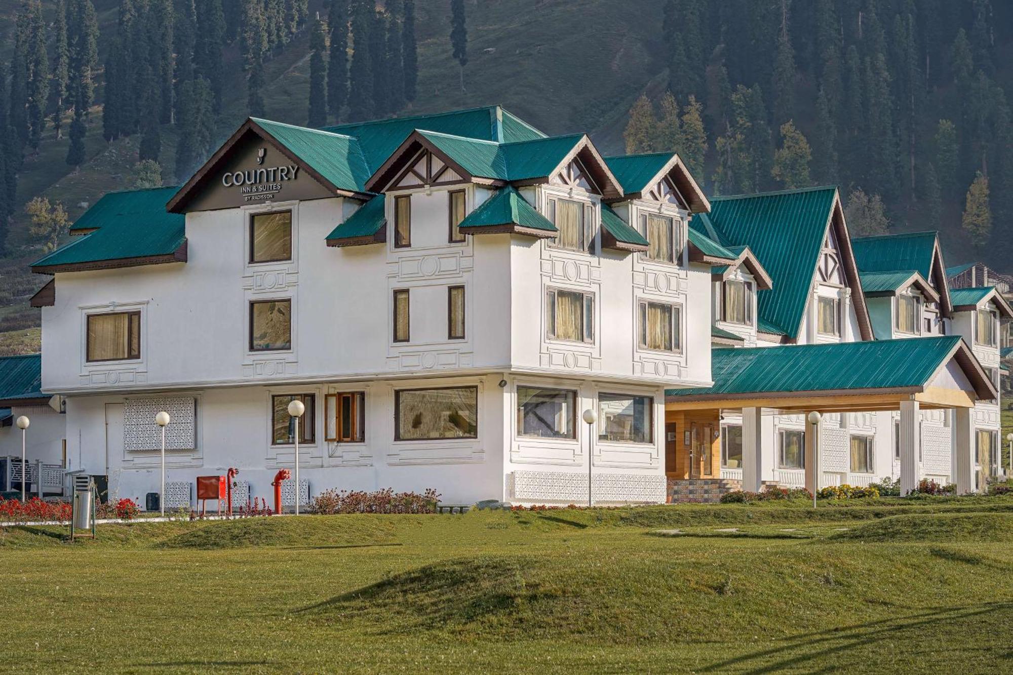 Country Inn Suites By Radisson Sonāmarg Dış mekan fotoğraf