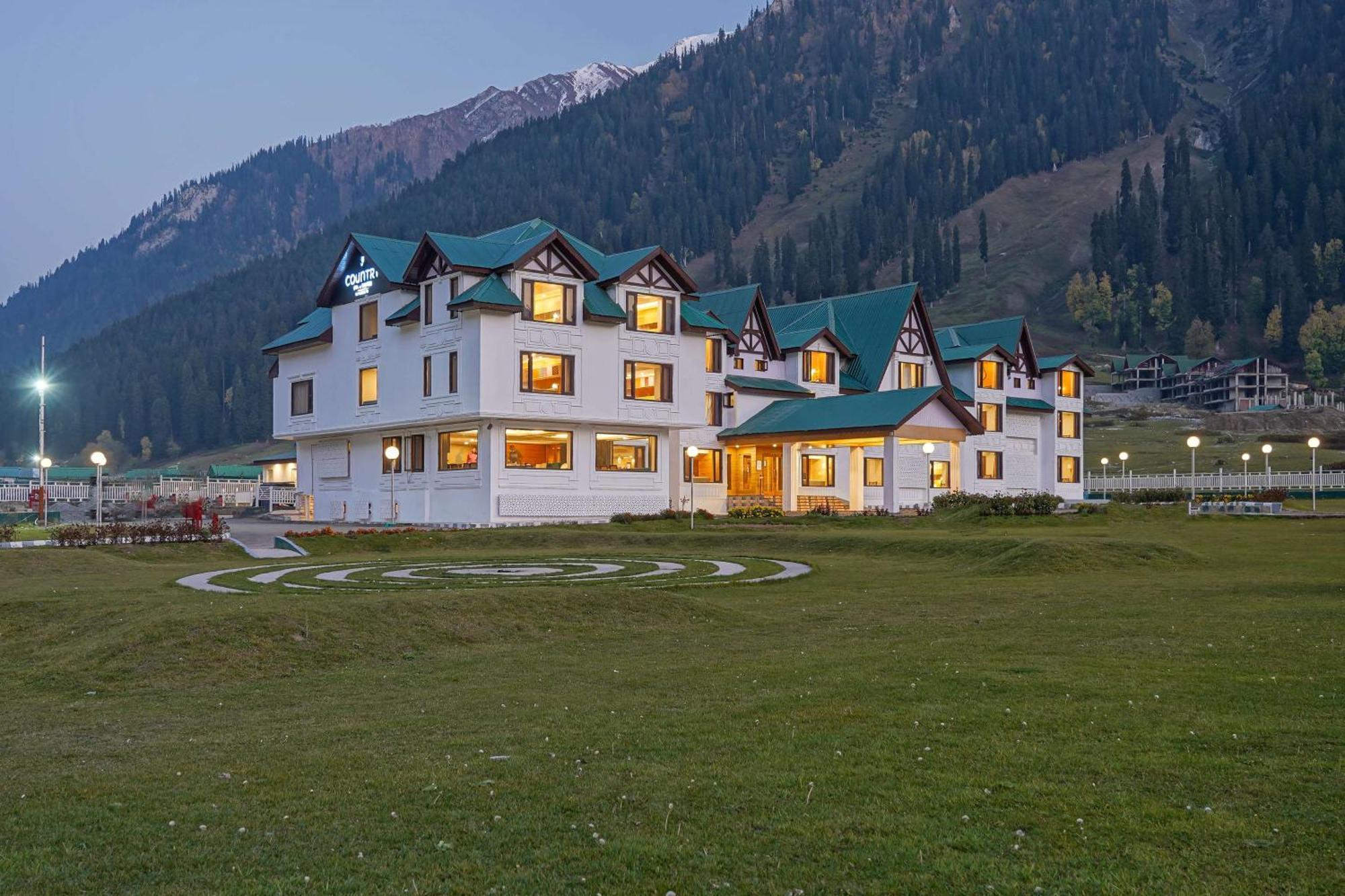 Country Inn Suites By Radisson Sonāmarg Dış mekan fotoğraf